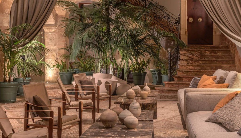 Hotel Can Cera - Welcoming Arrival